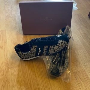 Women Coach sneakers Sz 11